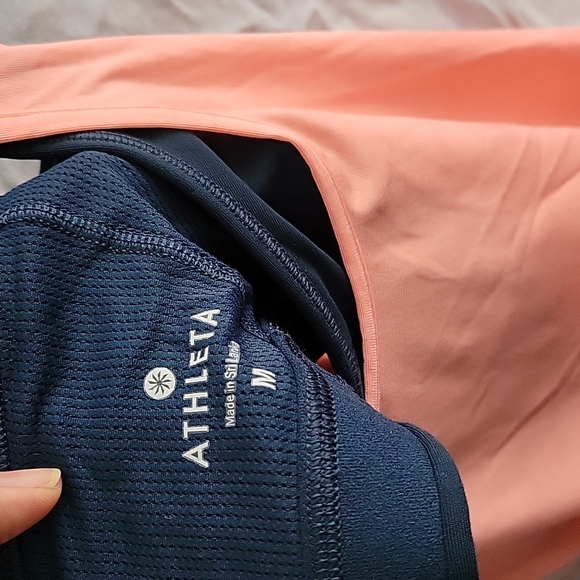 ❤️FREE with Purchase Athleta Sports Tank - Picture 3 of 5